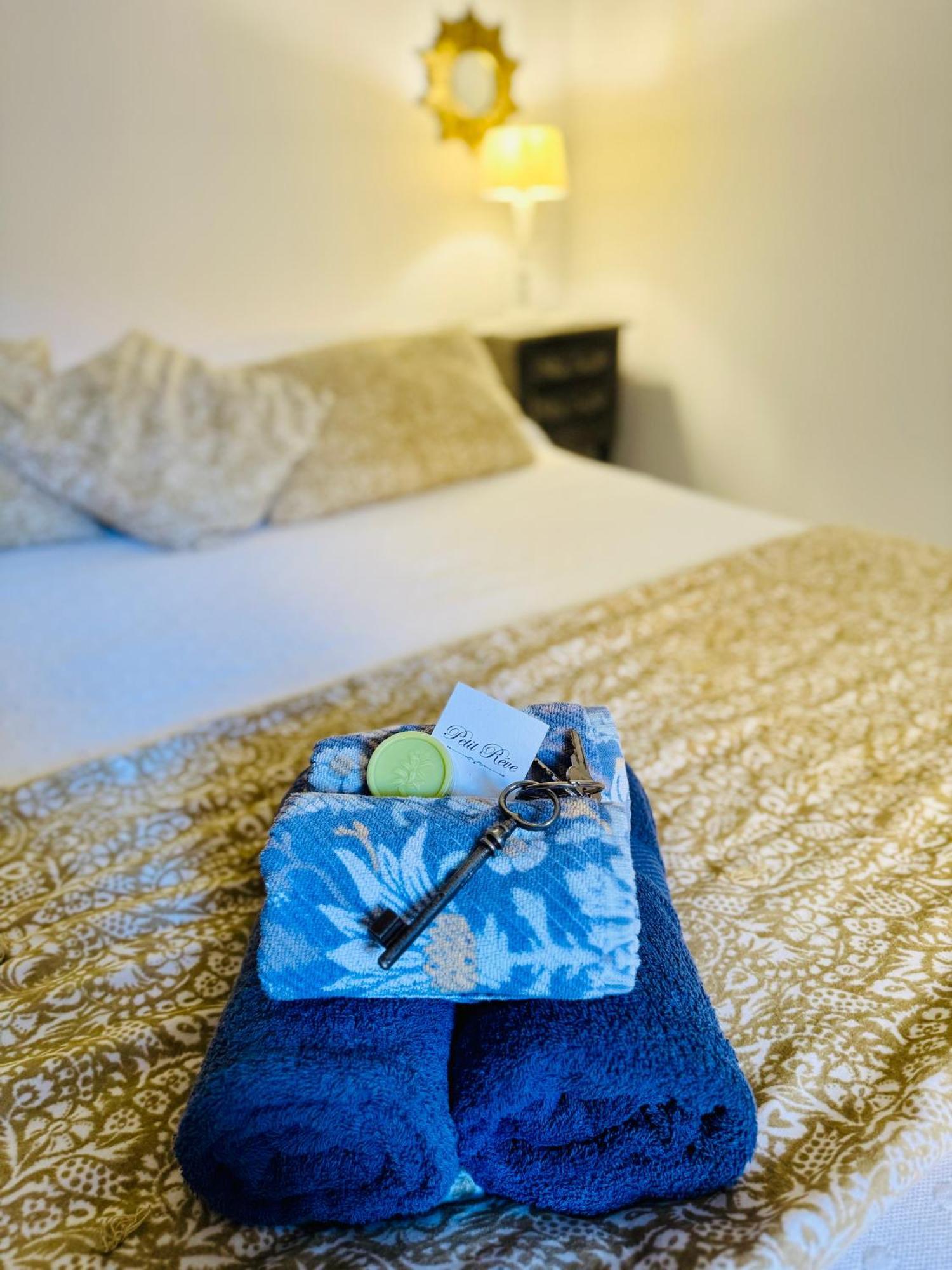 Petit Reve Apartment ลีล-ซูร์-ลา-ซอร์ก ภายนอก รูปภาพ