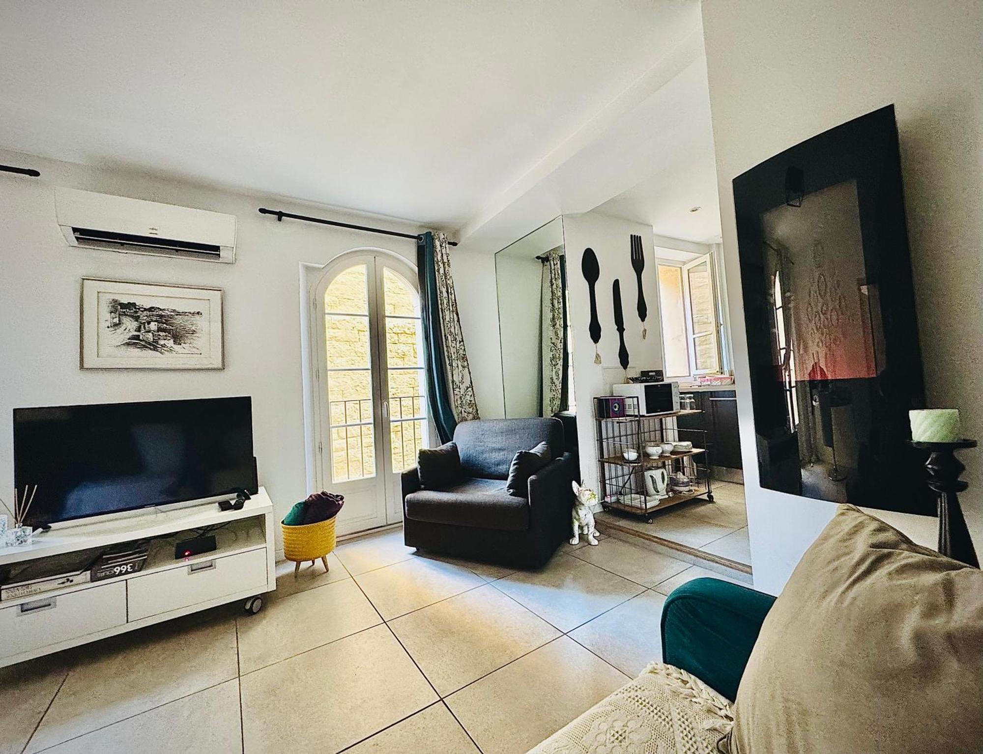 Petit Reve Apartment ลีล-ซูร์-ลา-ซอร์ก ภายนอก รูปภาพ
