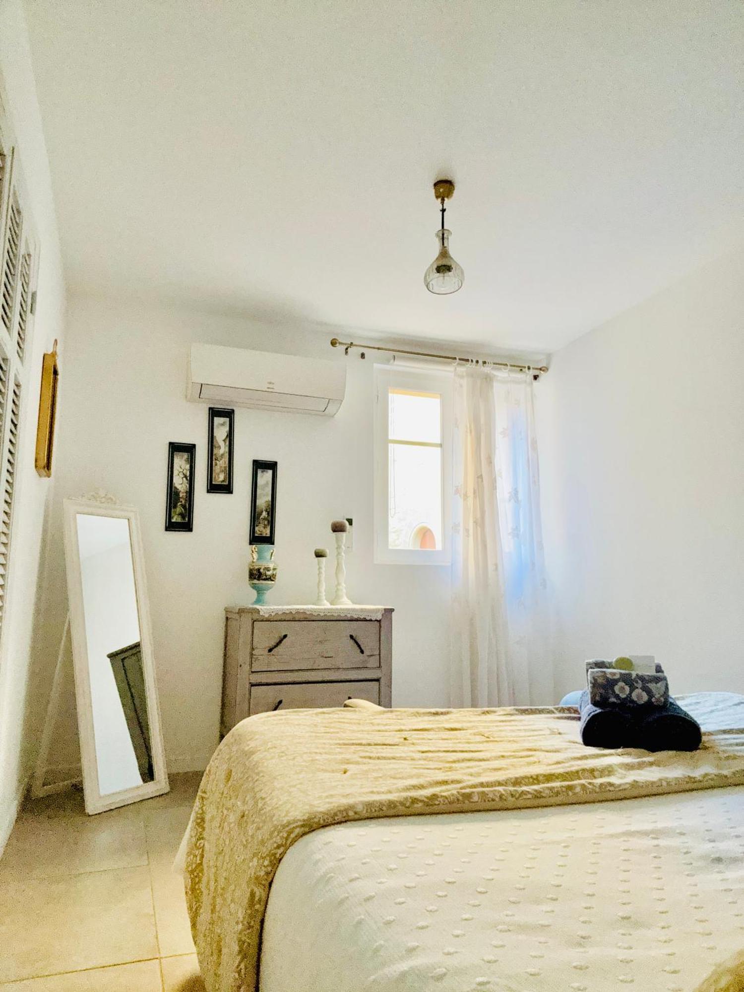 Petit Reve Apartment ลีล-ซูร์-ลา-ซอร์ก ภายนอก รูปภาพ