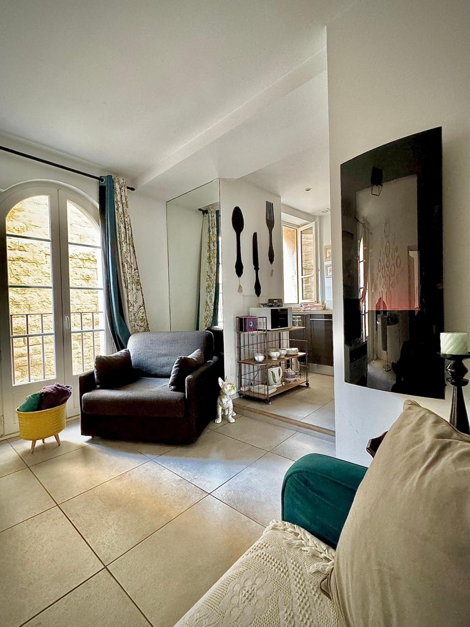 Petit Reve Apartment ลีล-ซูร์-ลา-ซอร์ก ภายนอก รูปภาพ