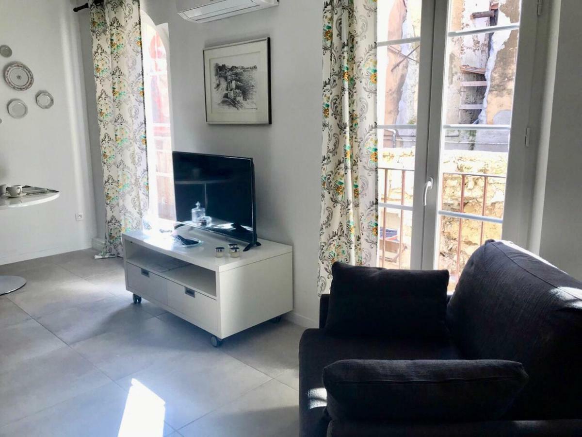 Petit Reve Apartment ลีล-ซูร์-ลา-ซอร์ก ภายนอก รูปภาพ